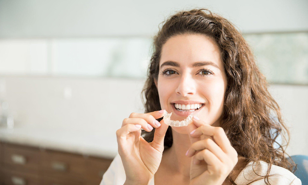 How to Choose Between Traditional Braces and Clear Aligners?